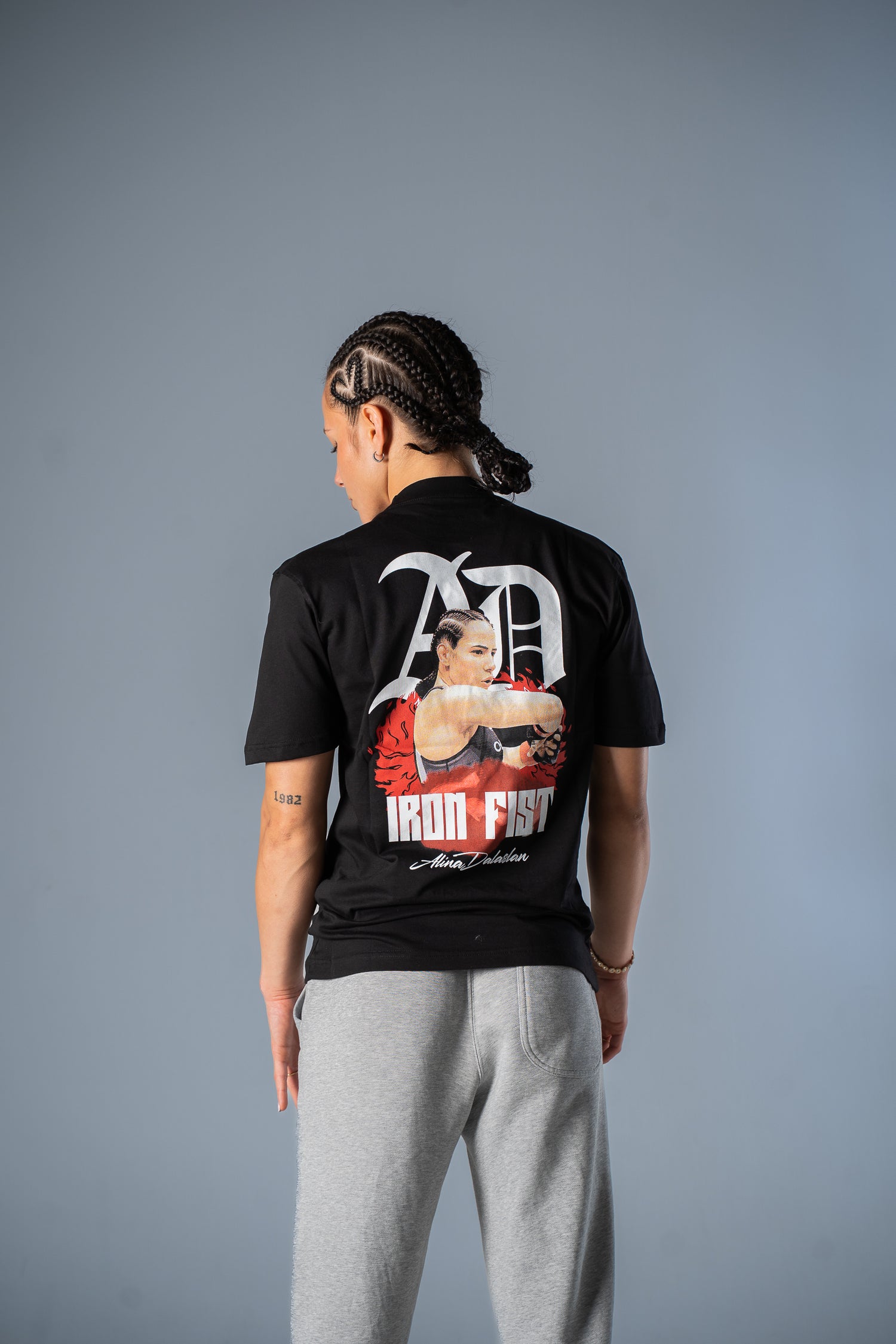 "Iron Elbow" T-Shirt Alina Dalaslan Edition