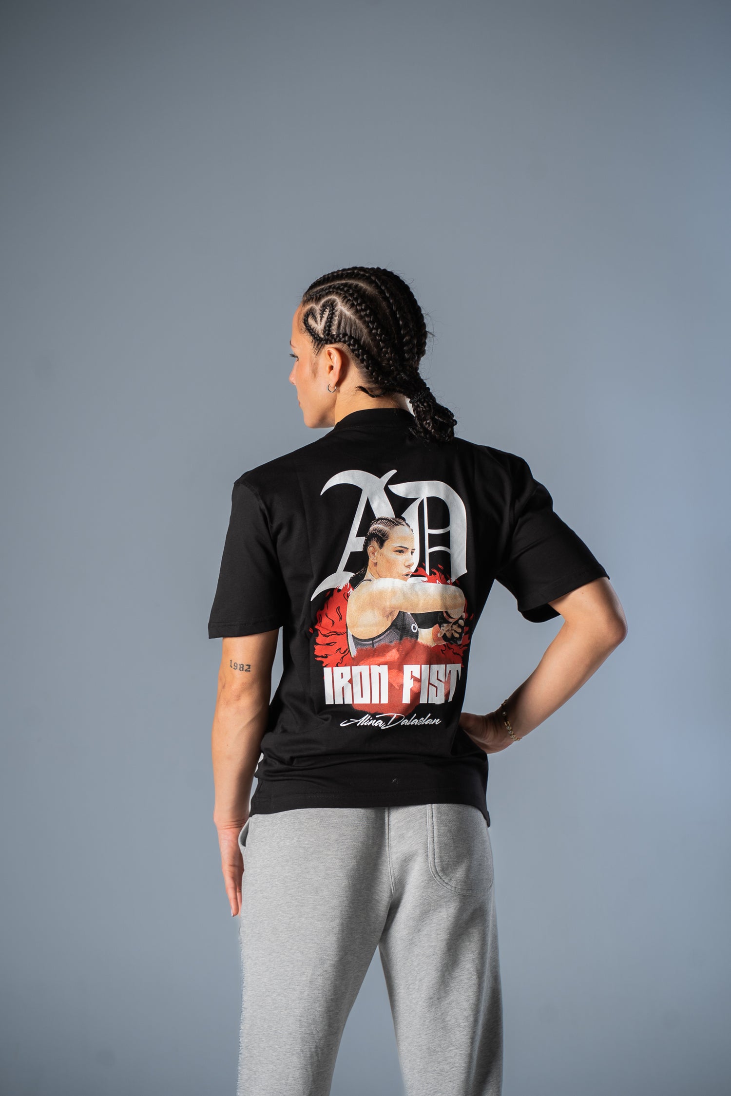 "Iron Elbow" T-Shirt Alina Dalaslan Edition